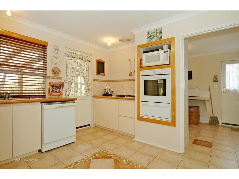 52 Hereford Way, Lower Chittering WA 6084