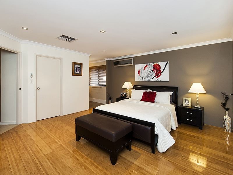 8 Brooklyn Avenue, Pearsall WA 6065