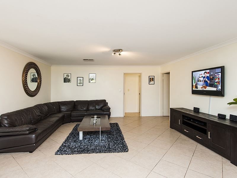 8 Brooklyn Avenue, Pearsall WA 6065