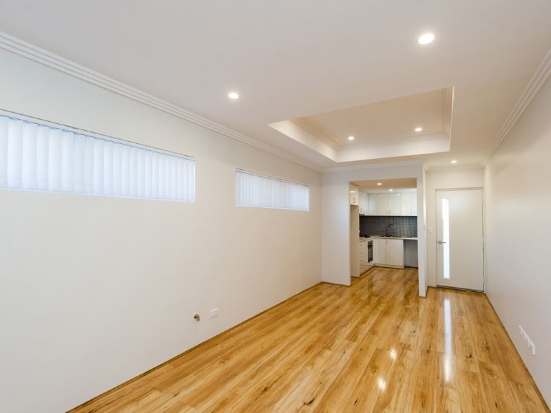 4/15 Belcastro Way, Madeley WA 6065