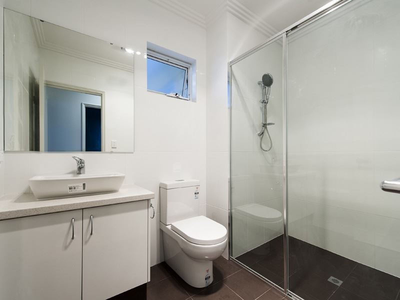 4/15 Belcastro Way, Madeley WA 6065