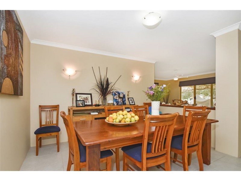 3 Louise Place, Gnangara WA 6077