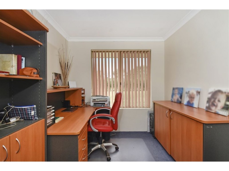 3 Louise Place, Gnangara WA 6077