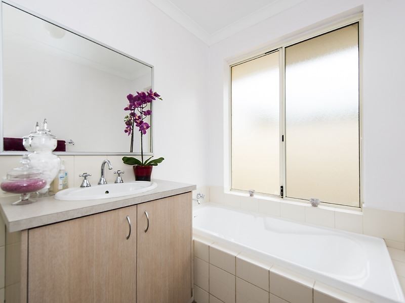 4 Madrid Terrace, Hocking WA 6065