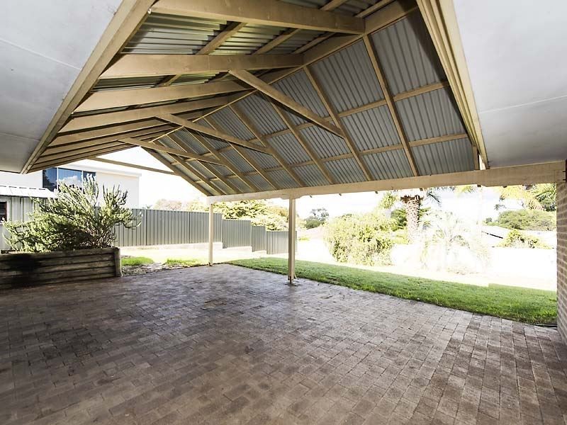 23 Treetop Avenue, Edgewater WA 6027