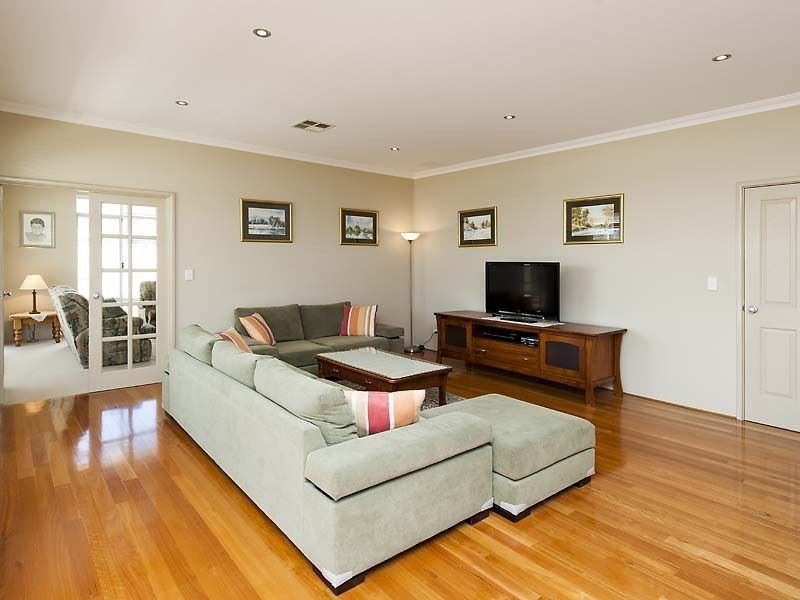 54 Sacramento Parade, Hocking WA 6065