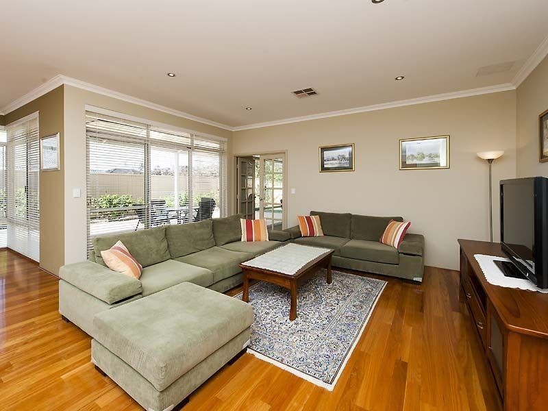 54 Sacramento Parade, Hocking WA 6065