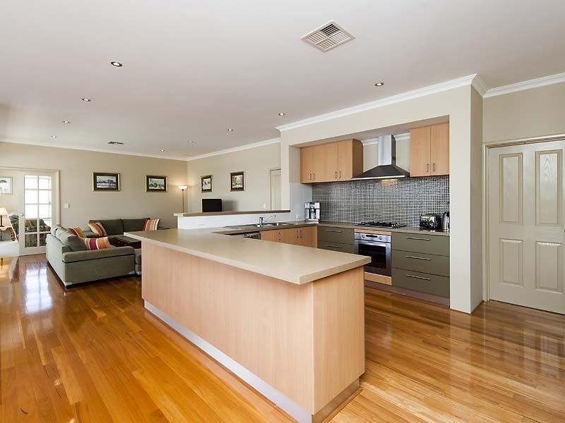 54 Sacramento Parade, Hocking WA 6065