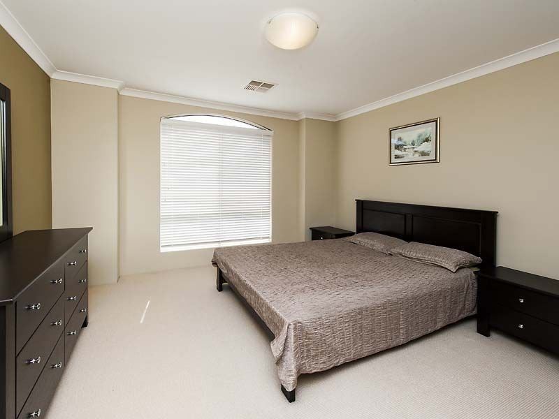 54 Sacramento Parade, Hocking WA 6065