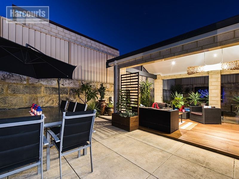 4 Chesterfield Avenue, Hocking WA 6065