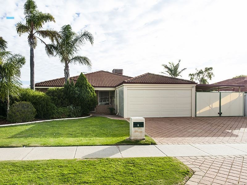 5 Cadoux Loop, Hocking WA 6065