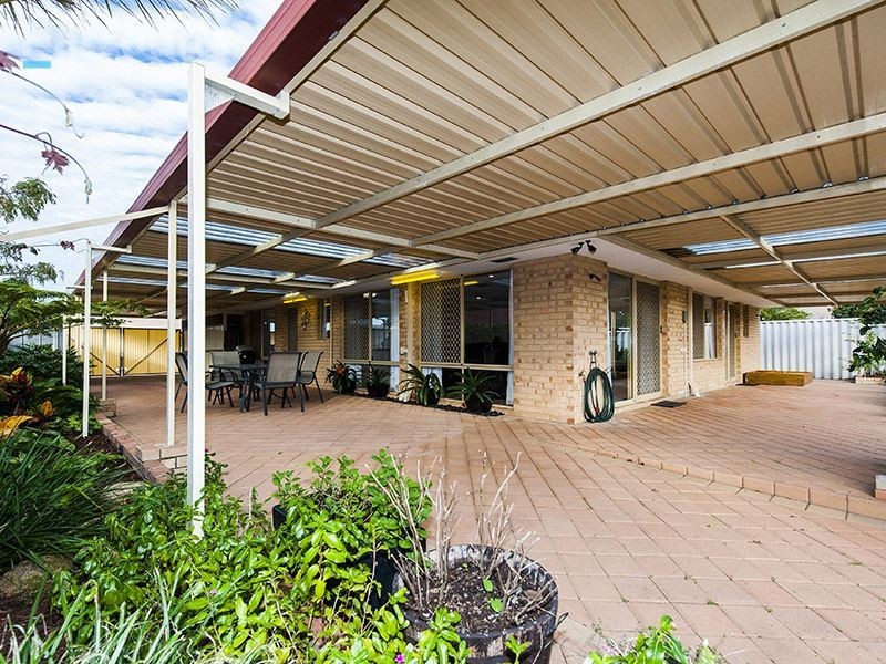 5 Cadoux Loop, Hocking WA 6065