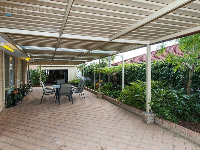 5 Cadoux Loop, Hocking WA 6065