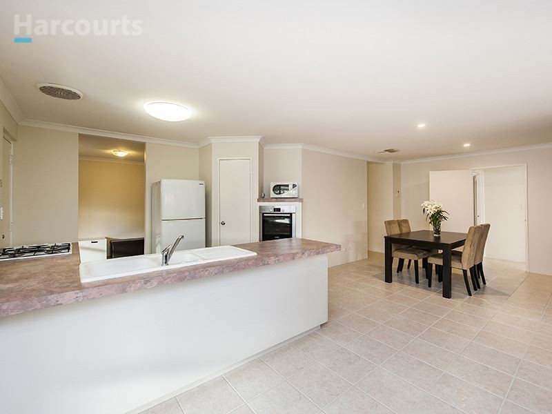 5 Cadoux Loop, Hocking WA 6065