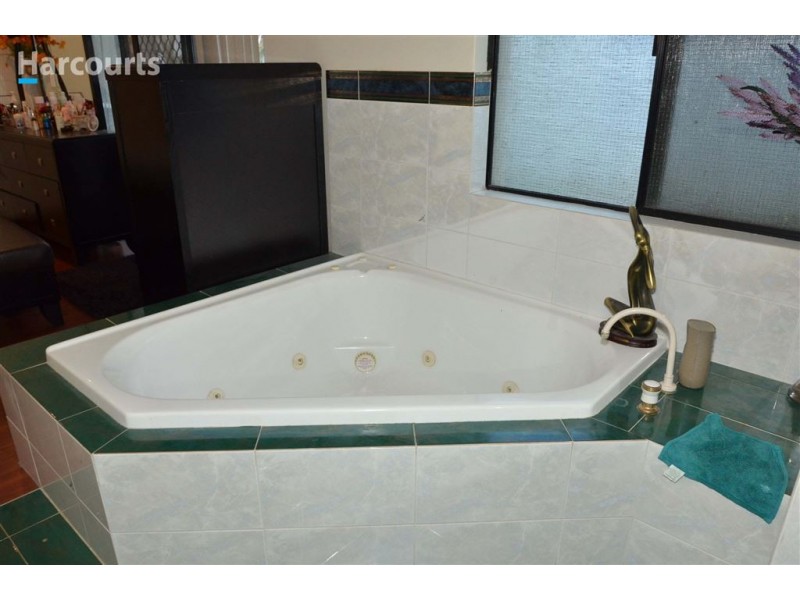 407 Summerlakes Parade, Ballajura WA 6066