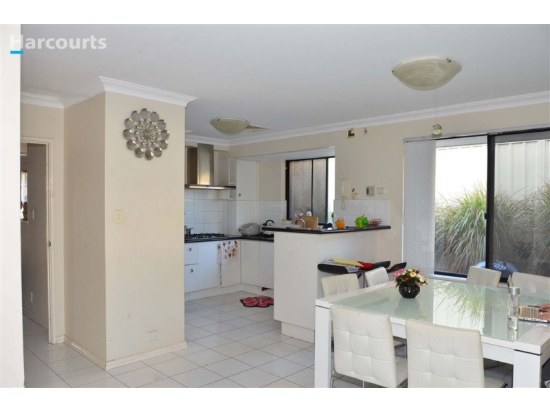 407 Summerlakes Parade, Ballajura WA 6066