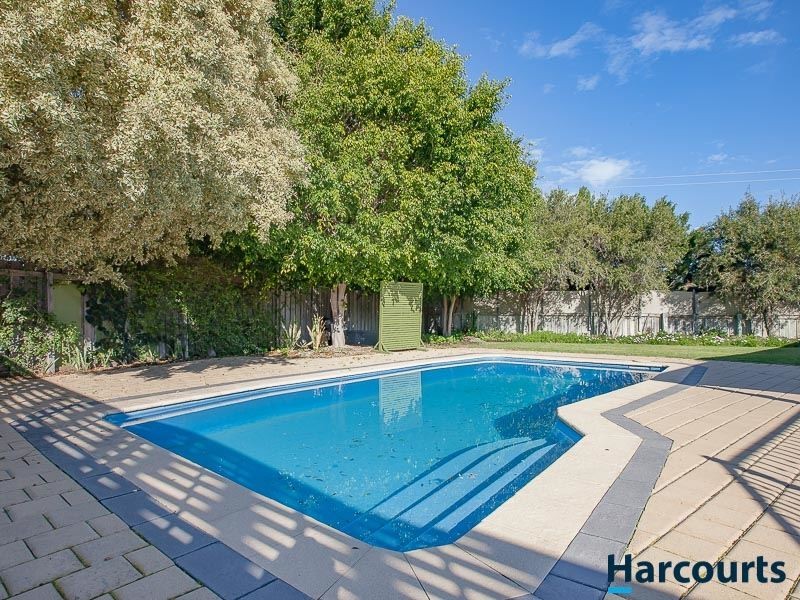 17 Vilamour Close, Currambine WA 6028