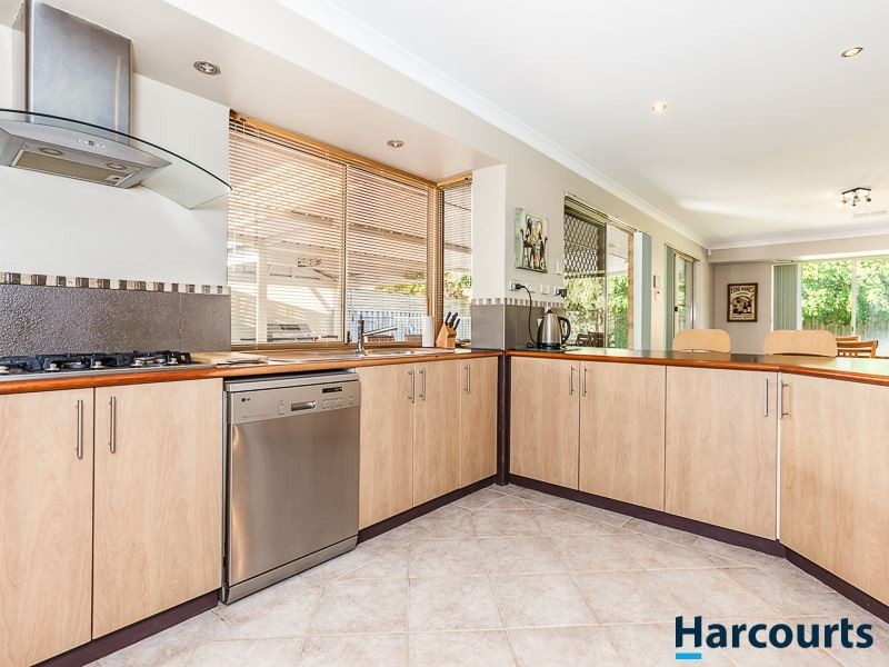 17 Vilamour Close, Currambine WA 6028