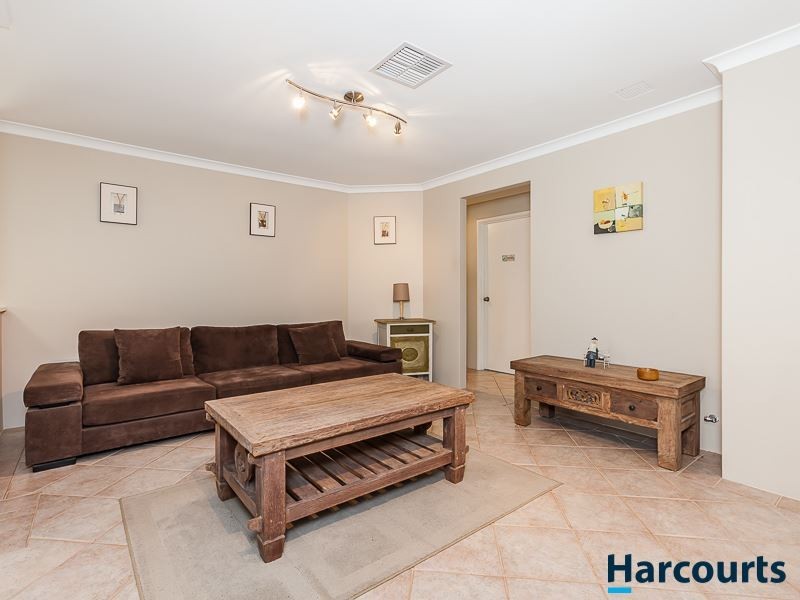 17 Vilamour Close, Currambine WA 6028
