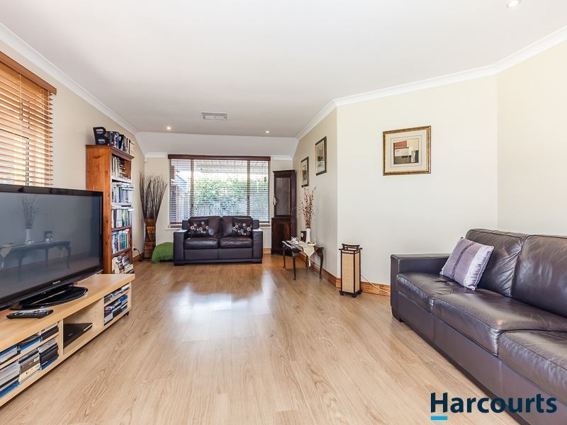 17 Vilamour Close, Currambine WA 6028