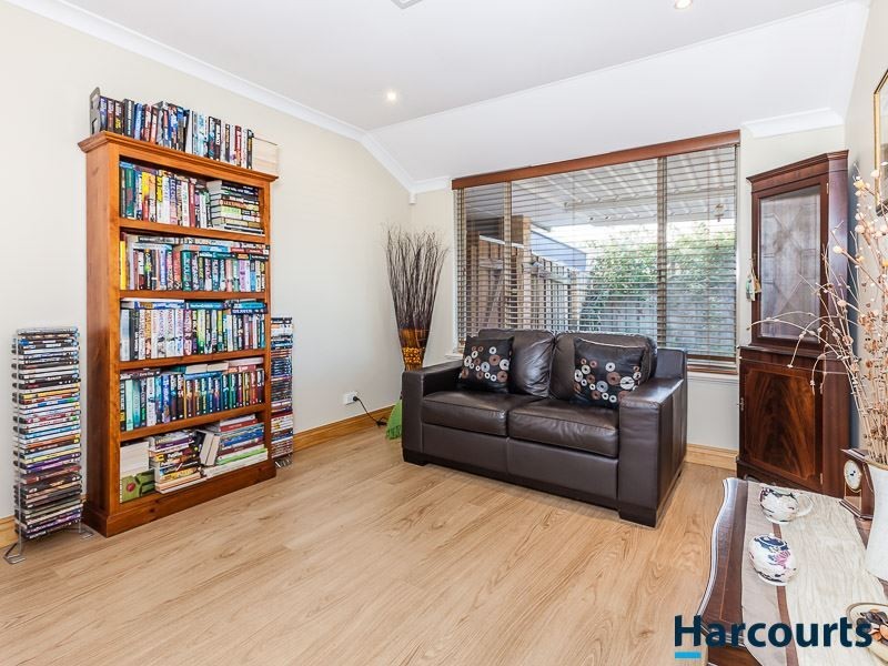 17 Vilamour Close, Currambine WA 6028