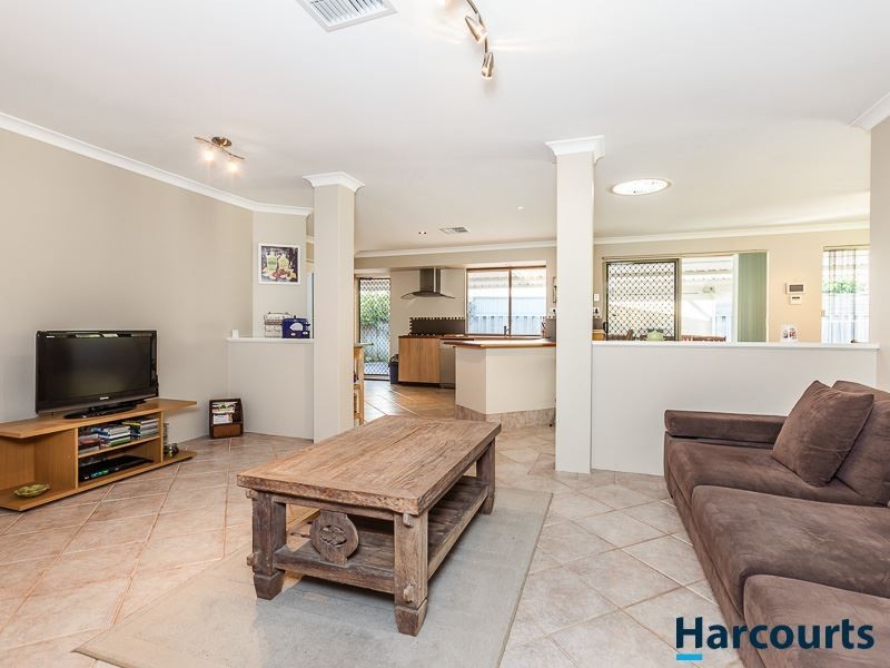 17 Vilamour Close, Currambine WA 6028