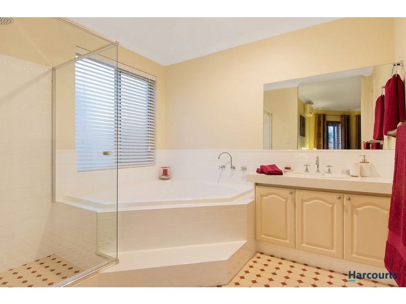 5 Blairgowie Heights, Kinross WA 6028