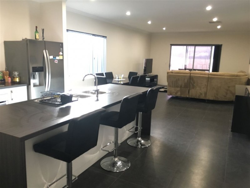 6 Edgari Street, Jindalee WA 6036