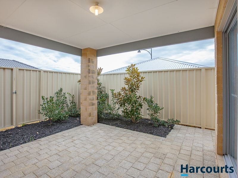 16 Francina View, Sinagra WA 6065