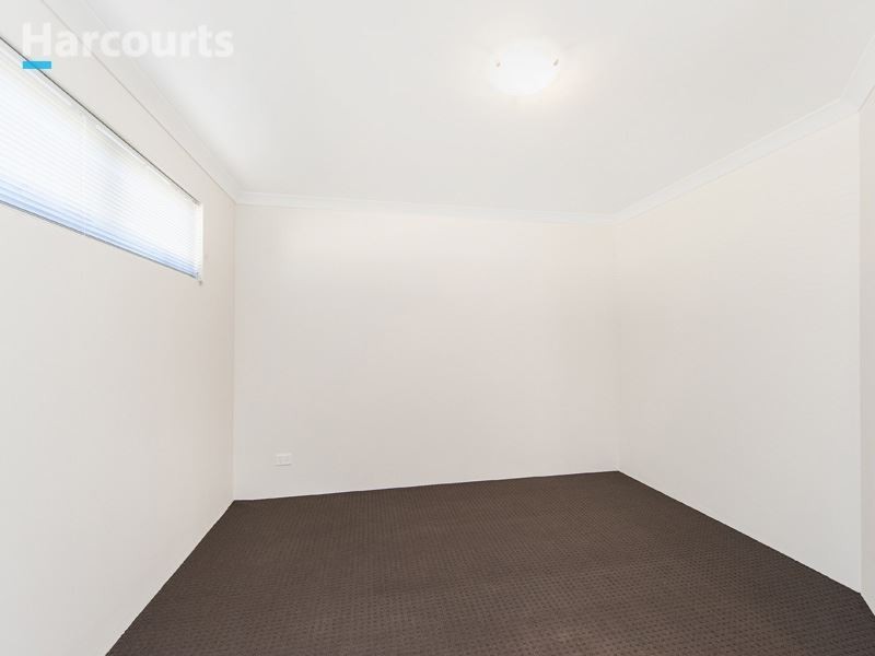 4/34 Willespie Drive, Pearsall WA 6065