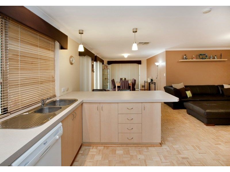 6 Earlsferry Green, Kinross WA 6028