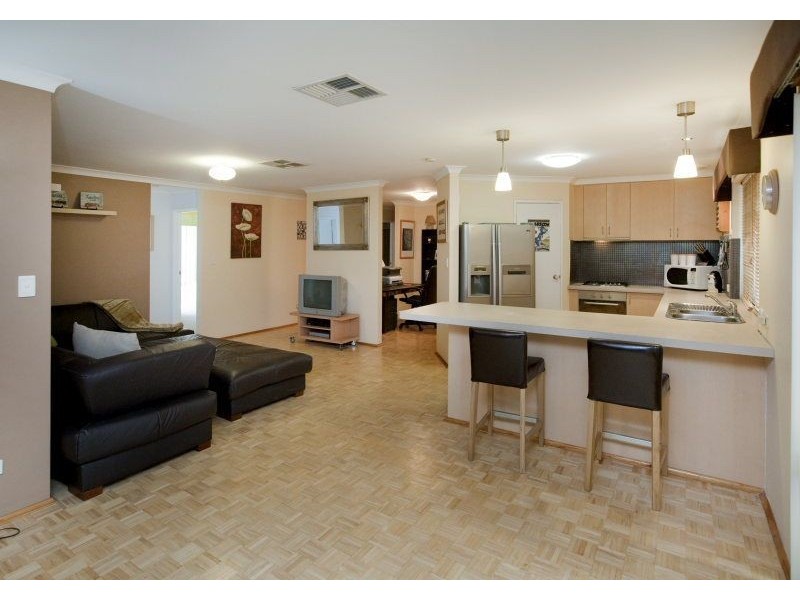 6 Earlsferry Green, Kinross WA 6028