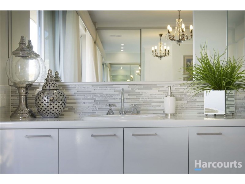 8 Horsenall Close, Ellenbrook WA 6069