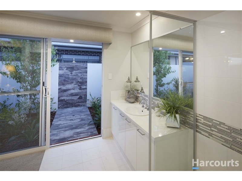 8 Horsenall Close, Ellenbrook WA 6069