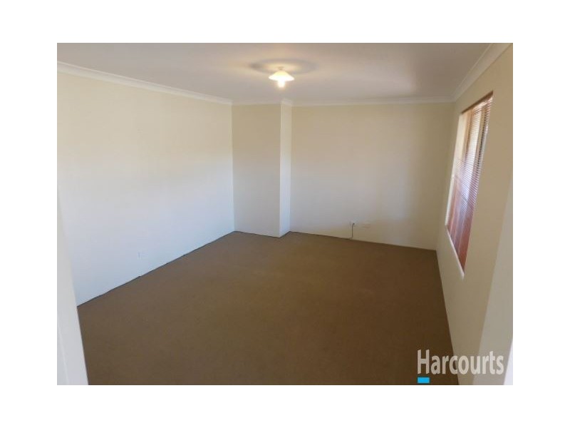 2 Shiralee Bend, Carramar WA 6031
