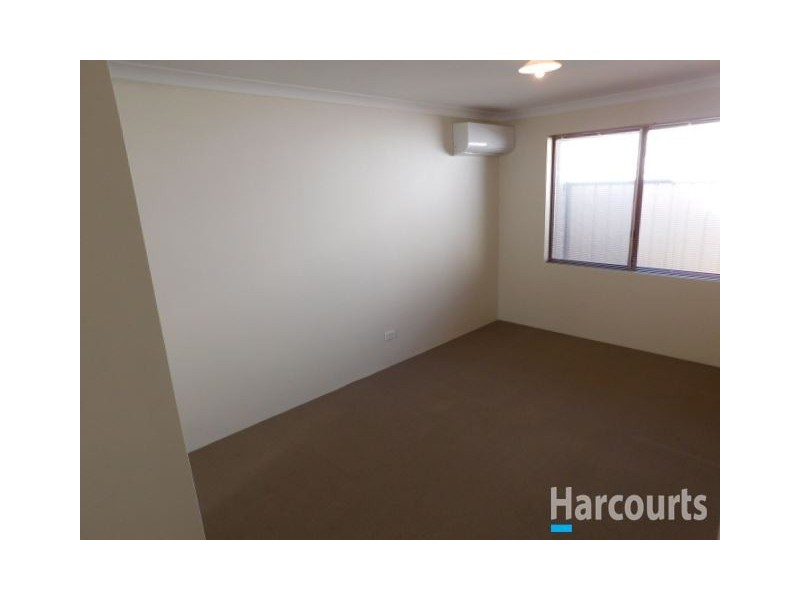 2 Shiralee Bend, Carramar WA 6031