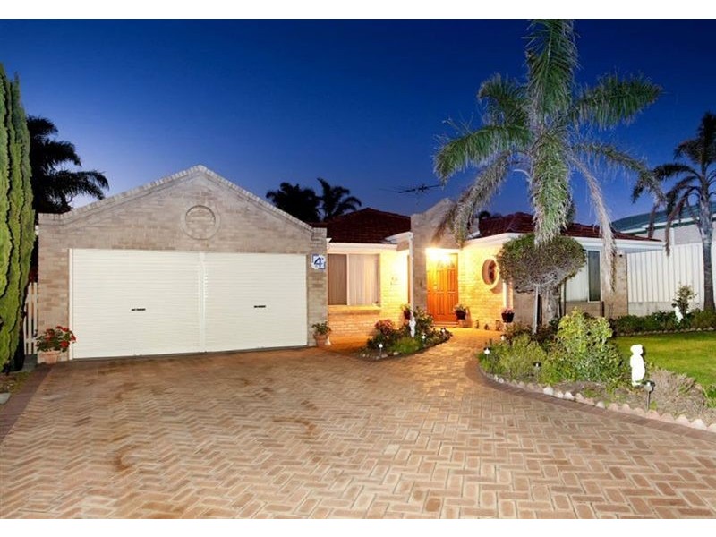 4 Dunkeld Glen, Kinross WA 6028