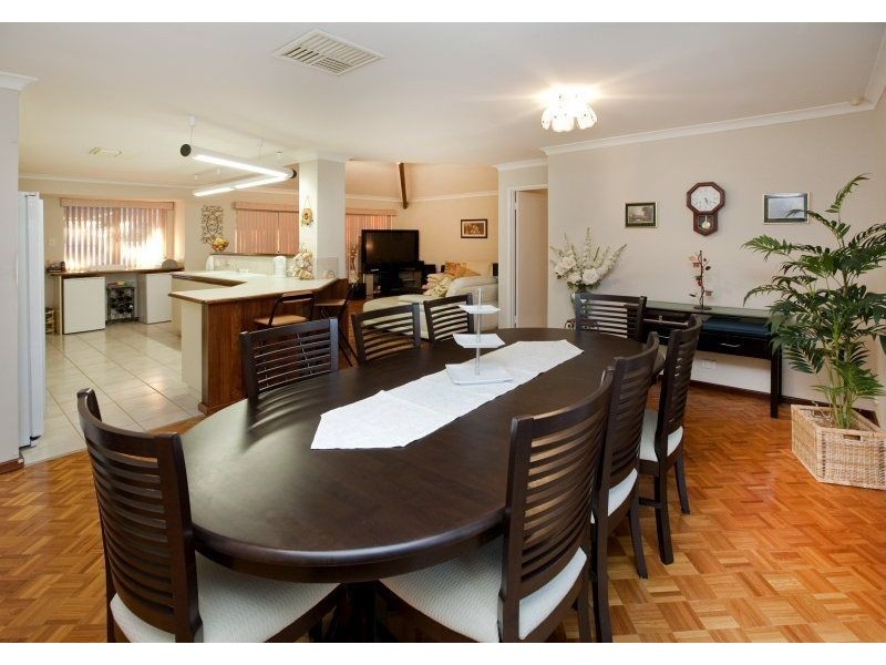 4 Dunkeld Glen, Kinross WA 6028