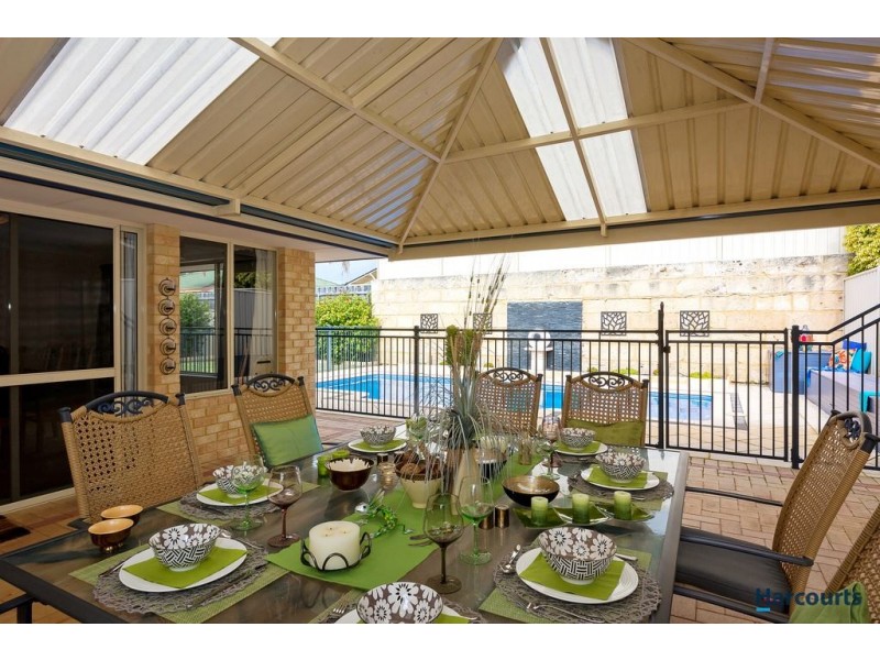 71 Macnaughton Crescent, Kinross WA 6028