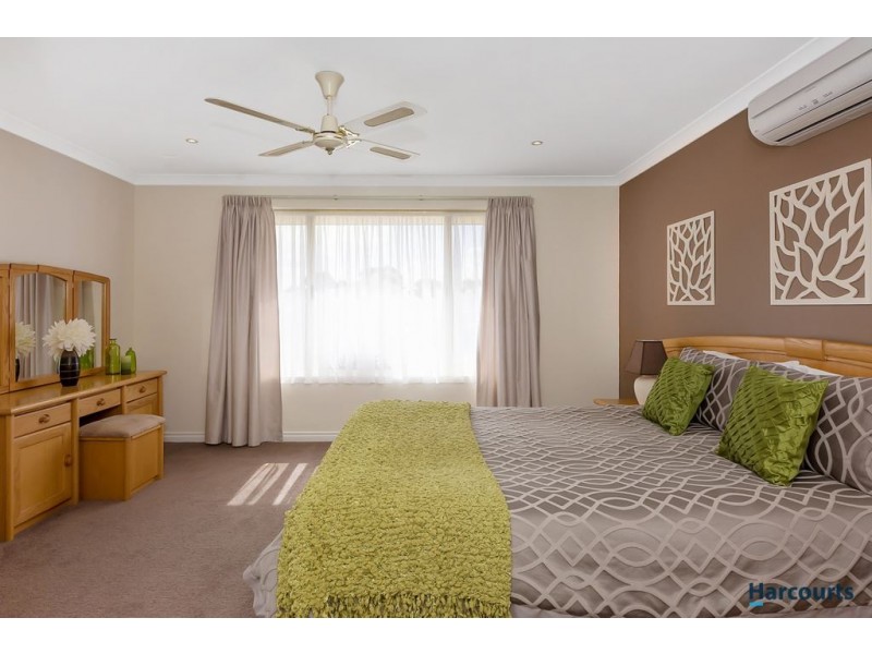 71 Macnaughton Crescent, Kinross WA 6028