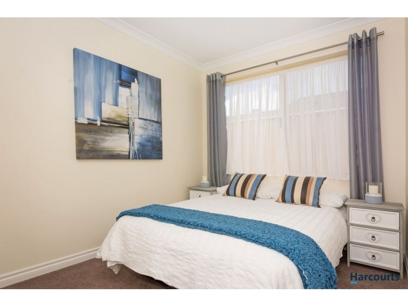 71 Macnaughton Crescent, Kinross WA 6028