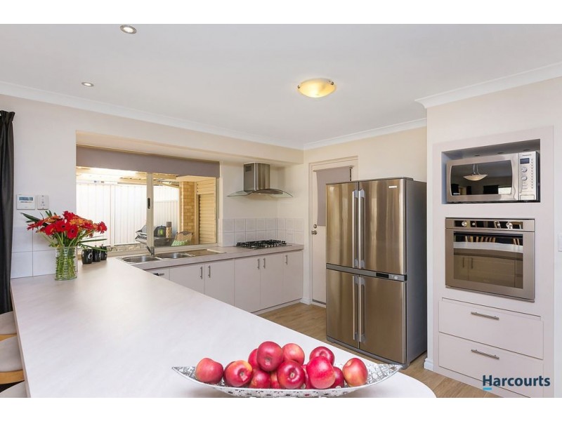 71 Macnaughton Crescent, Kinross WA 6028