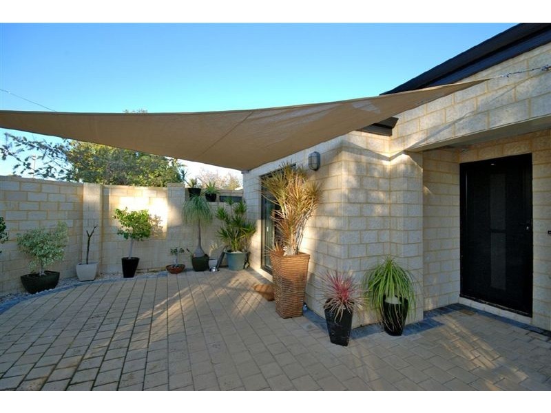 1/21 Narrung Way, Nollamara WA 6061