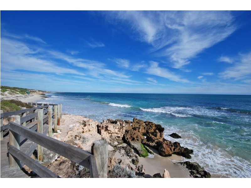 18 Fernando Parkway, Iluka WA 6028