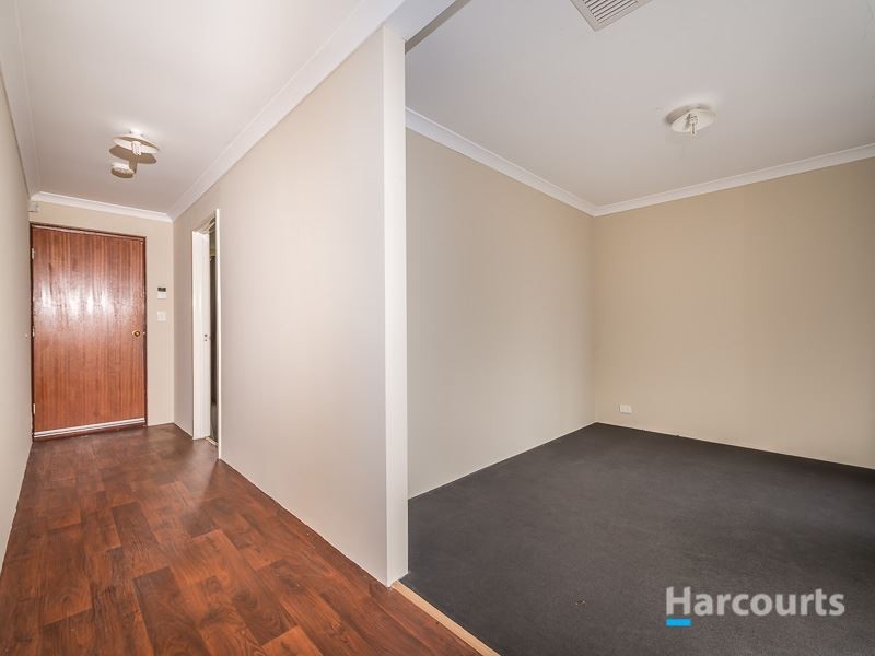 44 Lauderdale Ramble, Carramar WA 6031