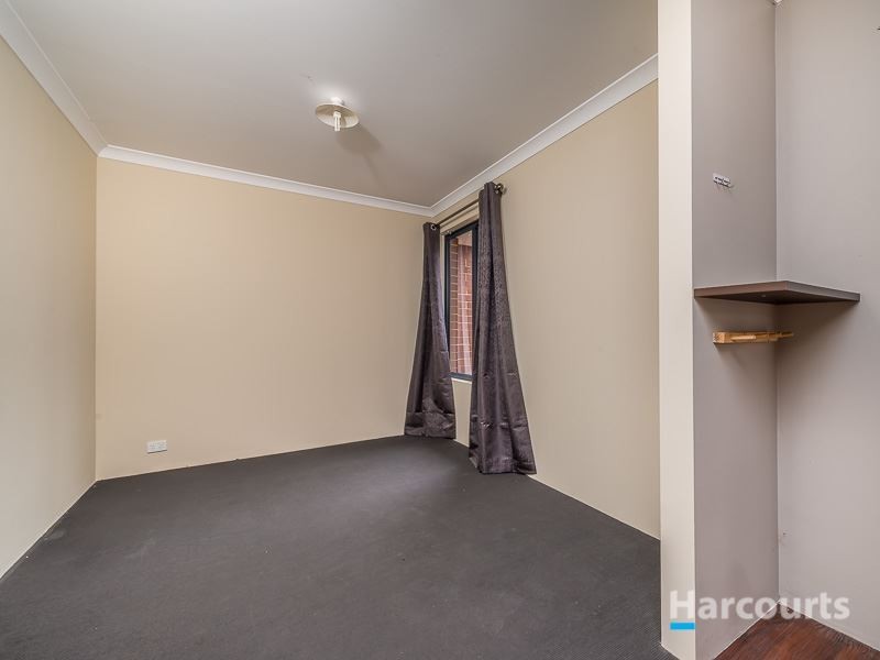 44 Lauderdale Ramble, Carramar WA 6031