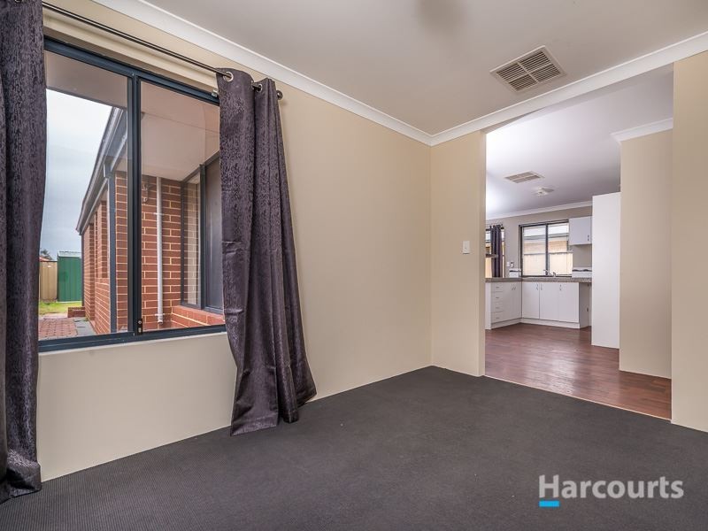 44 Lauderdale Ramble, Carramar WA 6031