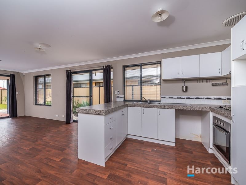44 Lauderdale Ramble, Carramar WA 6031