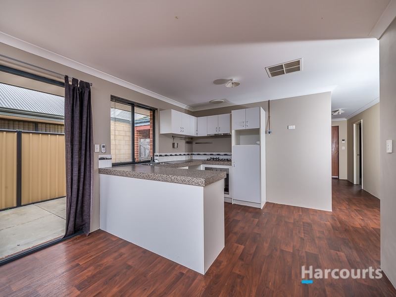 44 Lauderdale Ramble, Carramar WA 6031