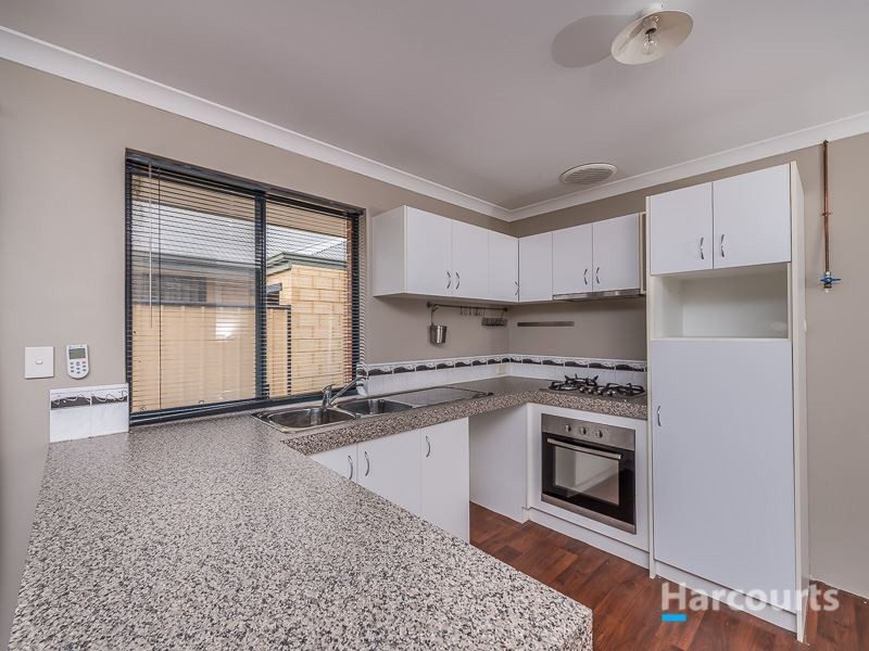 44 Lauderdale Ramble, Carramar WA 6031
